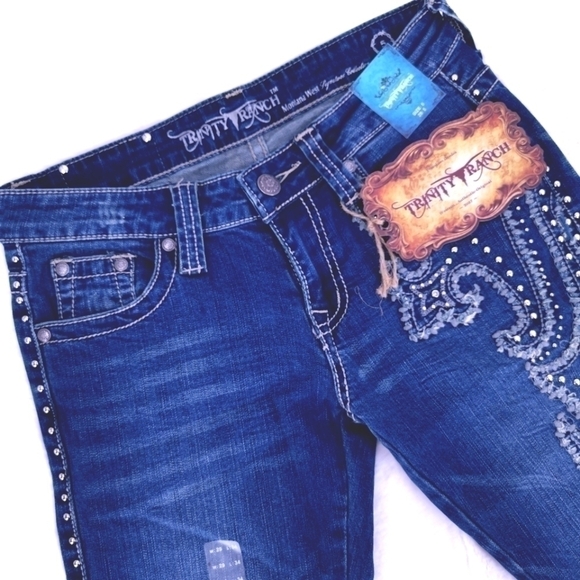 NWT Trinity Ranch Women's 5 Blue Boot Cut Jeans - Picture 2 of 16